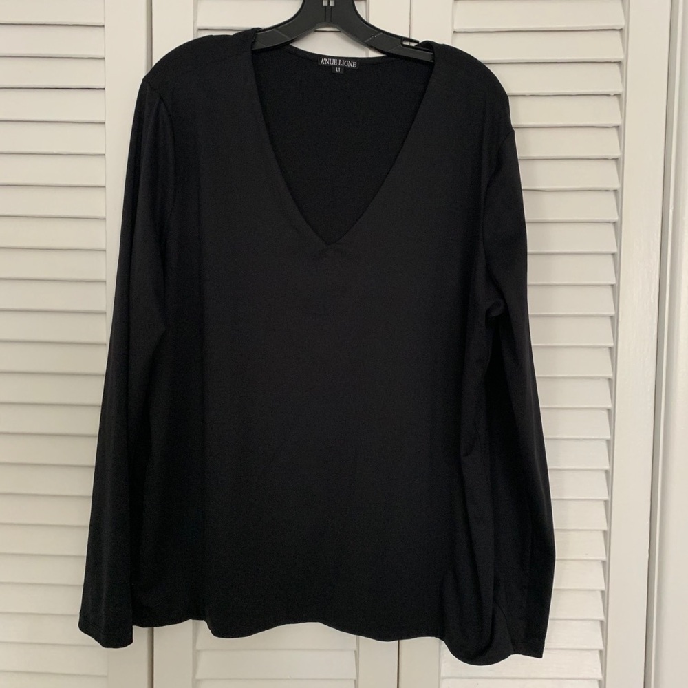 A’NUE LIGNE Jersey V Neck top